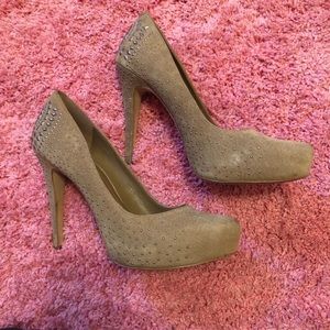 BCBGeneration beige heels